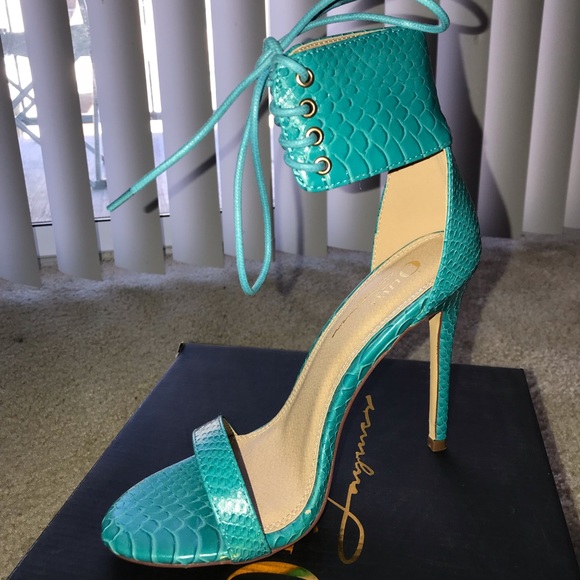 Heels - Picture 2 of 4